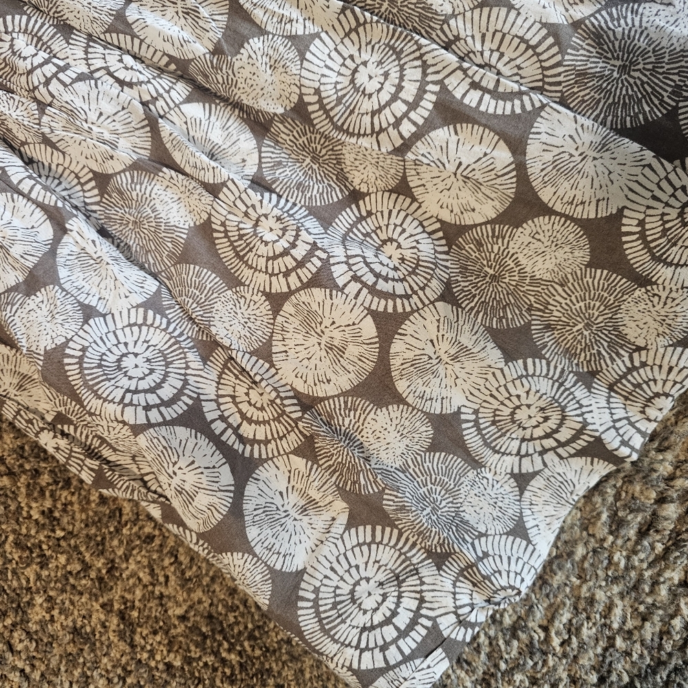 Banana Republic White and Gray A-Line Floral Skirt - Picture 8 of 13